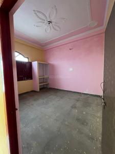 Hall Image of 1200 Sq.ft 4 BHK Apartment / Flat for rent in Karim Ganj Lucknow for Rs. 10000
