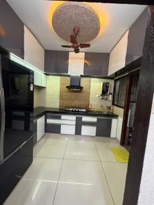Kitchen Image of 1225 Sq.ft 2 BHK Apartment / Flat for rent in Darshanam Central Park, Sayajiganj Vadodara for Rs. 30000