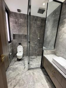 Bathroom Image of 4500 Sq.ft 4 BHK Builder Floor for sale in South Extension II New Delhi for Rs. 160000000