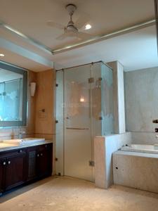 Kitchen Image of 8100 Sq.ft 5 BHK Apartment / Flat for sale in Ambience Caitriona, DLF Phase 3 Gurgaon for Rs. 260000000
