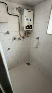 Bathroom Image of 450 Sq.ft 1 BHK Apartment / Flat for rent in Borivali West Mumbai for Rs. 38000