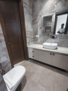 Bathroom Image of 2925 Sq.ft 3 BHK Builder Floor for sale in Defence Colony New Delhi for Rs. 145000000