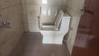 Bathroom Image of 510 Sq.ft 1 BHK Builder Floor for rent in Singasandra Bengaluru for Rs. 25000