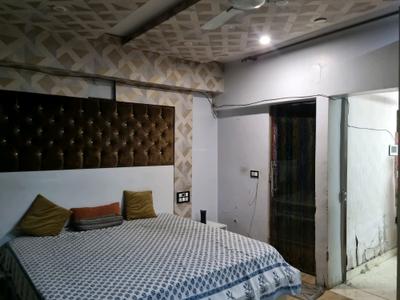 Bedroom Image of 1200 Sq.ft 2 BHK Builder Floor for rent in Janakpuri New Delhi for Rs. 26000