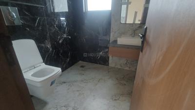 Bathroom Image of 1000 Sq.ft 1 BHK Builder Floor for rent in DLF Phase 3 Gurgaon for Rs. 42000