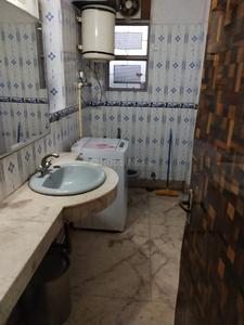 Bathroom Image of 1250 Sq.ft 3 BHK Builder Floor for rent in Khirki Extension New Delhi for Rs. 28000