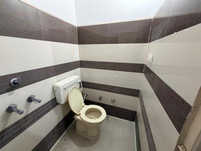 Bathroom Image of 500 Sq.ft 1.5 BHK Builder Floor for rent in Huda Sectors Panipat for Rs. 10000
