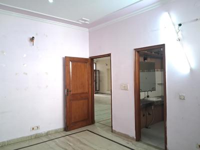 Bedroom Image of 2400 Sq.ft 4 BHK Builder Floor for rent in Sector 61 Noida for Rs. 55000