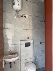 Bathroom Image of 1200 Sq.ft 2 BHK Builder Floor for rent in SBP City of Dreams 5, Kharar Mohali for Rs. 25000