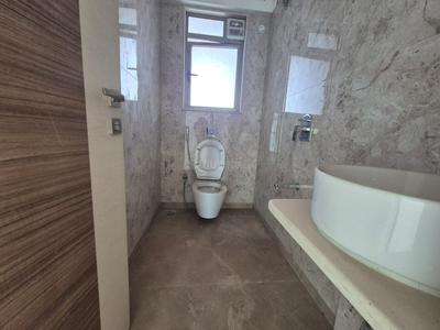 Bathroom Image of 800 Sq.ft 2 BHK Apartment / Flat for sale in Worli Mumbai for Rs. 32300000