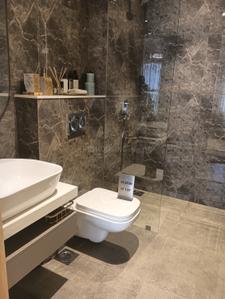 Bathroom Image of 850 Sq.ft 2 BHK Apartment / Flat for sale in Godrej Horizon Phase I, Wadala Mumbai for Rs. 32000000