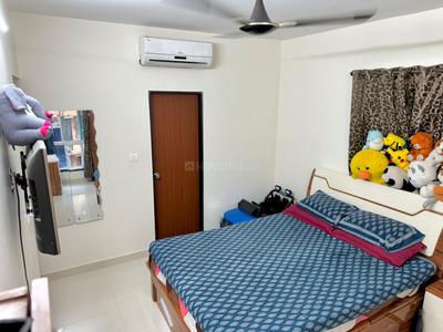 Bedroom Image of 699 Sq.ft 2 BHK Apartment / Flat for rent in Royal Oasis, Malad West Mumbai for Rs. 60000