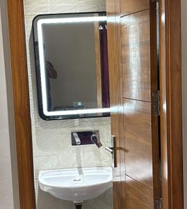 Bathroom Image of 500 Sq.ft 1 BHK Builder Floor for rent in Lajpat Nagar New Delhi for Rs. 45000