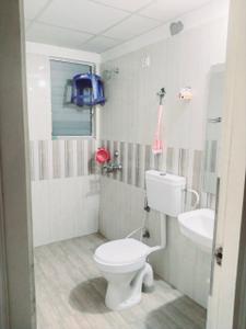 Bathroom Image of 1290 Sq.ft 3 BHK Apartment / Flat for sale in Shapoorji Pallonji Joyville Howrah Tower B6 B7 Summit A And B, Pakuria Howrah for Rs. 6500000
