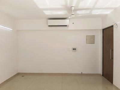 Living Room Image of 900 Sq.ft 2 BHK Apartment / Flat for rent in Lodha Splendora, Kasarvadavali Thane for Rs. 38099