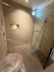 Bathroom Image of 5800 Sq.ft 7 BHK Independent House for rent in New Friends Colony New Delhi for Rs. 695000
