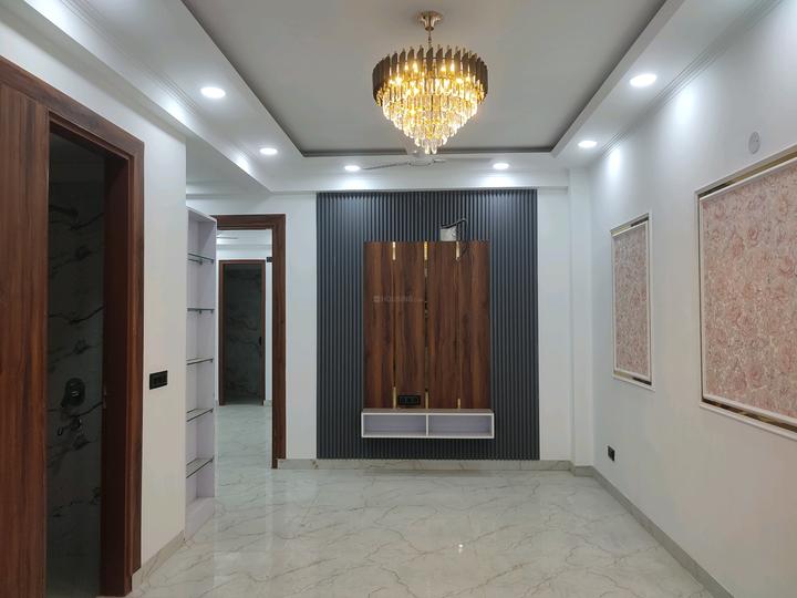 The Royal Residency 135 Main Image 1