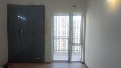 Bedroom Image of 1388 Sq.ft 2 BHK Apartment / Flat for rent in DLF Capital Greens, Karampura New Delhi for Rs. 50000
