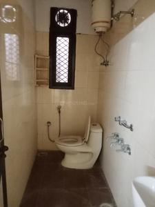 Bathroom Image of 850 Sq.ft 2 BHK Builder Floor for rent in Safdarjung Enclave New Delhi for Rs. 30000