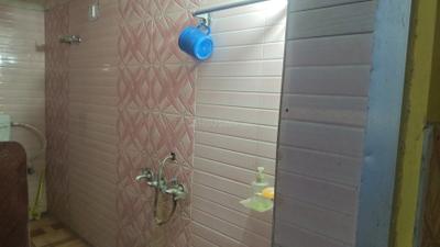 Bathroom Image of 1700 Sq.ft 3.5 BHK Builder Floor for rent in Lohar Kulli Dhanbad for Rs. 10000