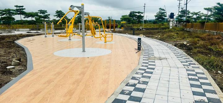 Premium plots Main Image 1