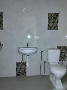 Common Bathroom Image of 461 Sq.ft 1 BHK Apartment / Flat for rent in Mahindra Happinest Kalyan, Bhiwandi Thane for Rs. 12000