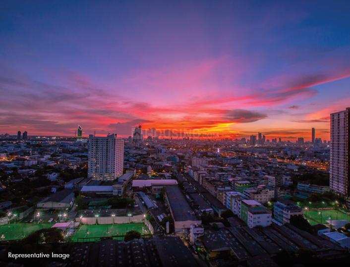 22 And Crest Main Image 1