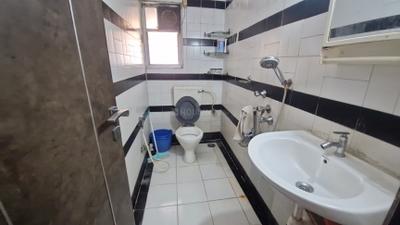 Builder Marble Arch Bathroom One 3