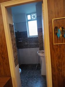 Bathroom Image of 1000 Sq.ft 2 BHK Apartment / Flat for rent in Ansal Olympus Lake View Apartments Block A And C, Nijampur Majhigaon Lucknow for Rs. 35000