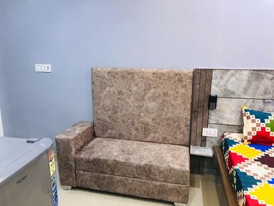 Kitchen Image of 331 Sq.ft 1 RK Independent House for rent in DLF Independent Floors, DLF Phase 3 Gurgaon for Rs. 14000