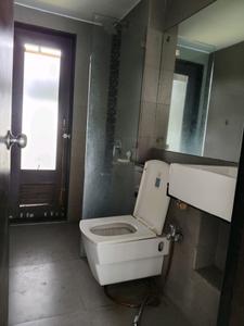Common Bathroom Image of 2000 Sq.ft 3.5 BHK Apartment / Flat for sale in Ravechi Group La Vista, Kharghar Navi Mumbai for Rs. 30000000