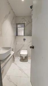 Bathroom Image of 800 Sq.ft 2 BHK Apartment / Flat for rent in Vile Parle East Mumbai for Rs. 90000