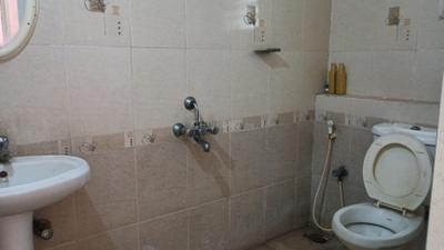 Maithri Shilphitha Splendour Bathroom One 4
