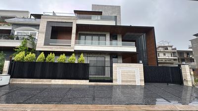 Image of 4500 Sq.ft 4 BHK Independent House for sale in PR7 Airport Road, Zirakpur for Rs. 150000000