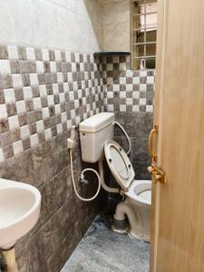 Bathroom Image of 400 Sq.ft 1 BHK Builder Floor for rent in Brookefield Bengaluru for Rs. 15000