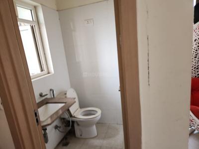 Bathroom Image of 3400 Sq.ft 4.5 BHK Duplex for sale in DLF New Town Heights, New Town Kolkata for Rs. 32000000