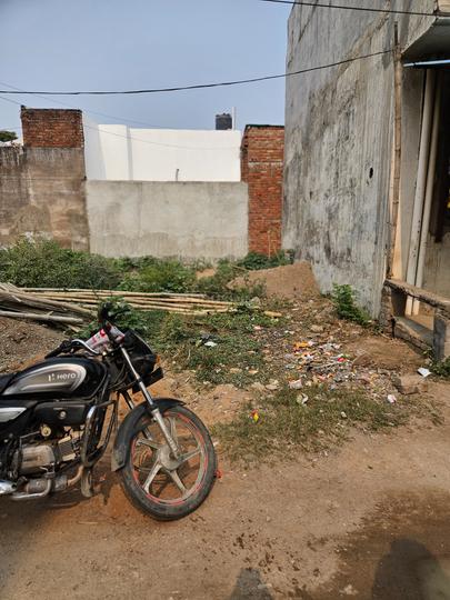 Vrindavan yojna sec 12 Main Image 1