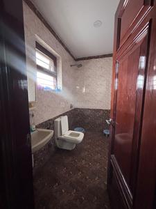 Bathroom Image of 2000 Sq.ft 3 BHK Builder Floor for rent in Sector 17 Faridabad for Rs. 28000