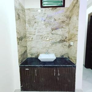 Bathroom Image of 1250 Sq.ft 3 BHK Independent House for sale in Krishna Nagar Lucknow for Rs. 8000000