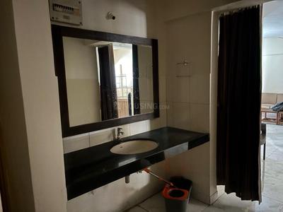 Bathroom Image of 1600 Sq.ft 3 BHK Apartment / Flat for rent in Wakad Pune for Rs. 40000