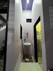 Bathroom Image of 720 Sq.ft 2 BHK Independent House for rent in Govindpuram Ghaziabad for Rs. 8000