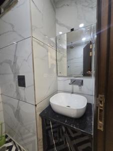 Bathroom Image of 1500 Sq.ft 3 BHK Builder Floor for rent in Ramesh Nagar New Delhi for Rs. 65000