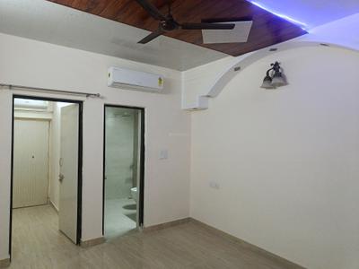 Bedroom Image of 1500 Sq.ft 2 BHK Apartment / Flat for rent in DDA Sector C Pocket 6, Vasant Kunj New Delhi for Rs. 70000