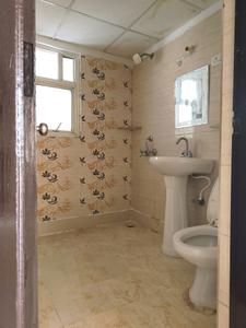 Common Bathroom Image of 925 Sq.ft 2.5 BHK Apartment / Flat for sale in Eureka Diya Green City, Sikrod Ghaziabad for Rs. 6000000