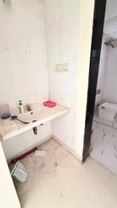 Bathroom Image of 1600 Sq.ft 3 BHK Apartment / Flat for sale in Magarpatta Roystonea, Magarpatta City Pune for Rs. 29000000