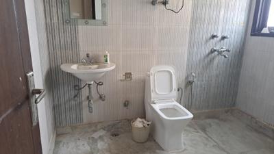 Image of 2600 Sq.ft 3 BHK Apartment / Flat for rent in Sector 10A, Gurgaon for Rs. 32000
