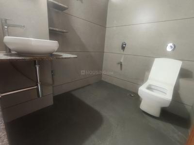 Bathroom Image of 1700 Sq.ft 2 BHK Apartment / Flat for sale in Pramukh Arista, Sargasan Gandhinagar for Rs. 6000000