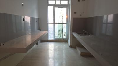 Kitchen Image of 1600 Sq.ft 3 BHK Apartment / Flat for rent in Monte South, Byculla Mumbai for Rs. 200000