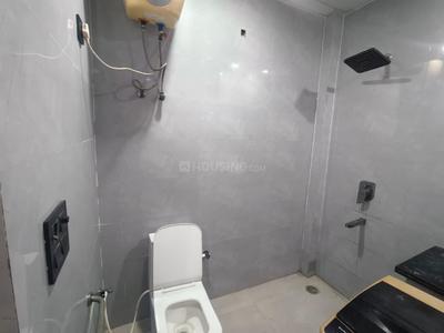 Bathroom Image of 2000 Sq.ft 3 BHK Builder Floor for rent in Sector 41 Noida for Rs. 40000