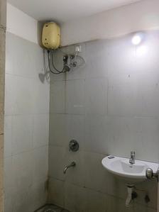 Common Bathroom Image of 774 Sq.ft 1.5 BHK Apartment / Flat for rent in Lodha Casa Rio, Palava Phase 1 Thane for Rs. 15200